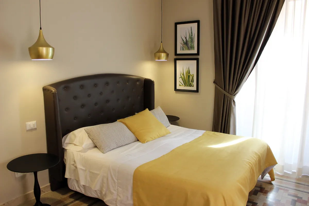 cameradeluxe1-hotel-trapani-centro-storico